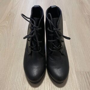 Esprit Leather Ankle Boots
